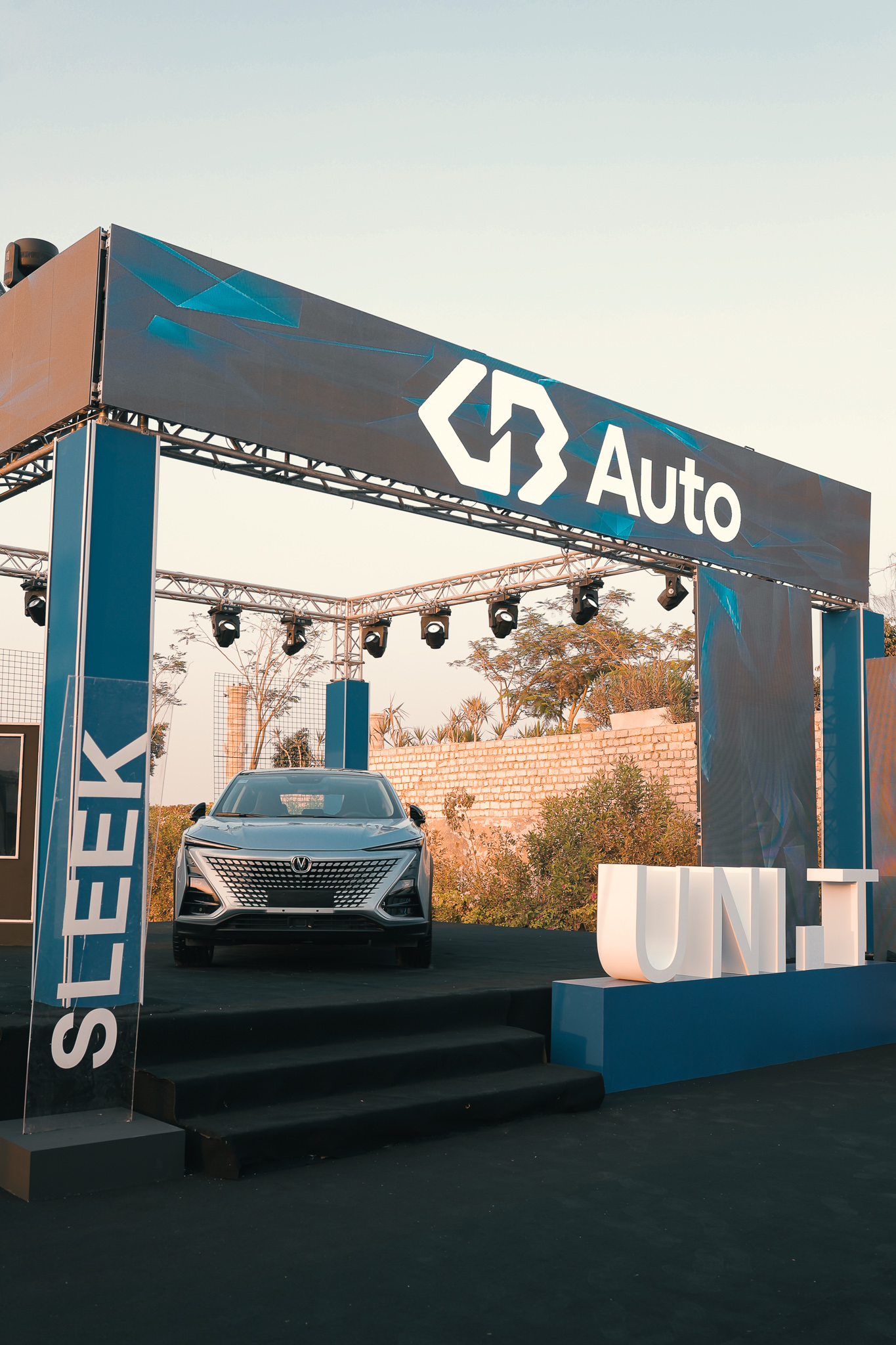 Automotive Image 43